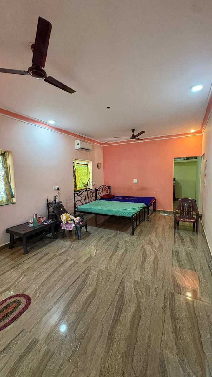 2 BHK, Верхний Мандрем — фото 2