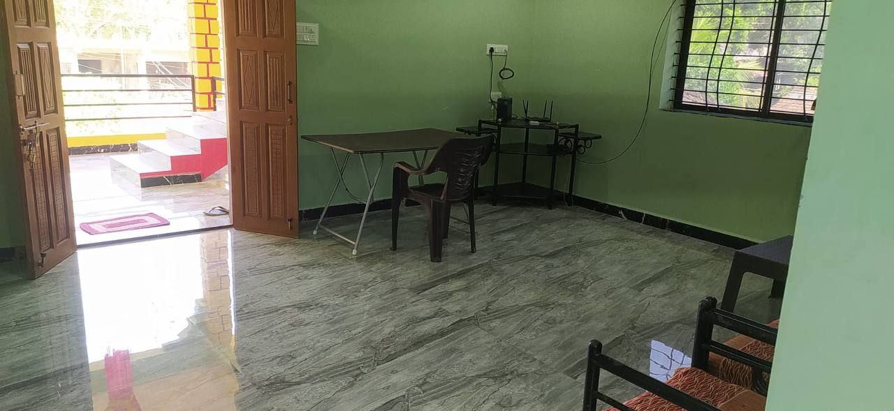 2 BHK, Верхний Мандрем — фото 2