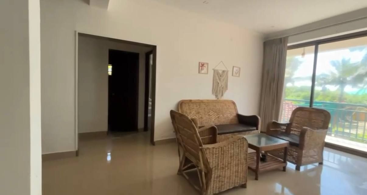 2 BHK, Нижний Мандрем — фото 2