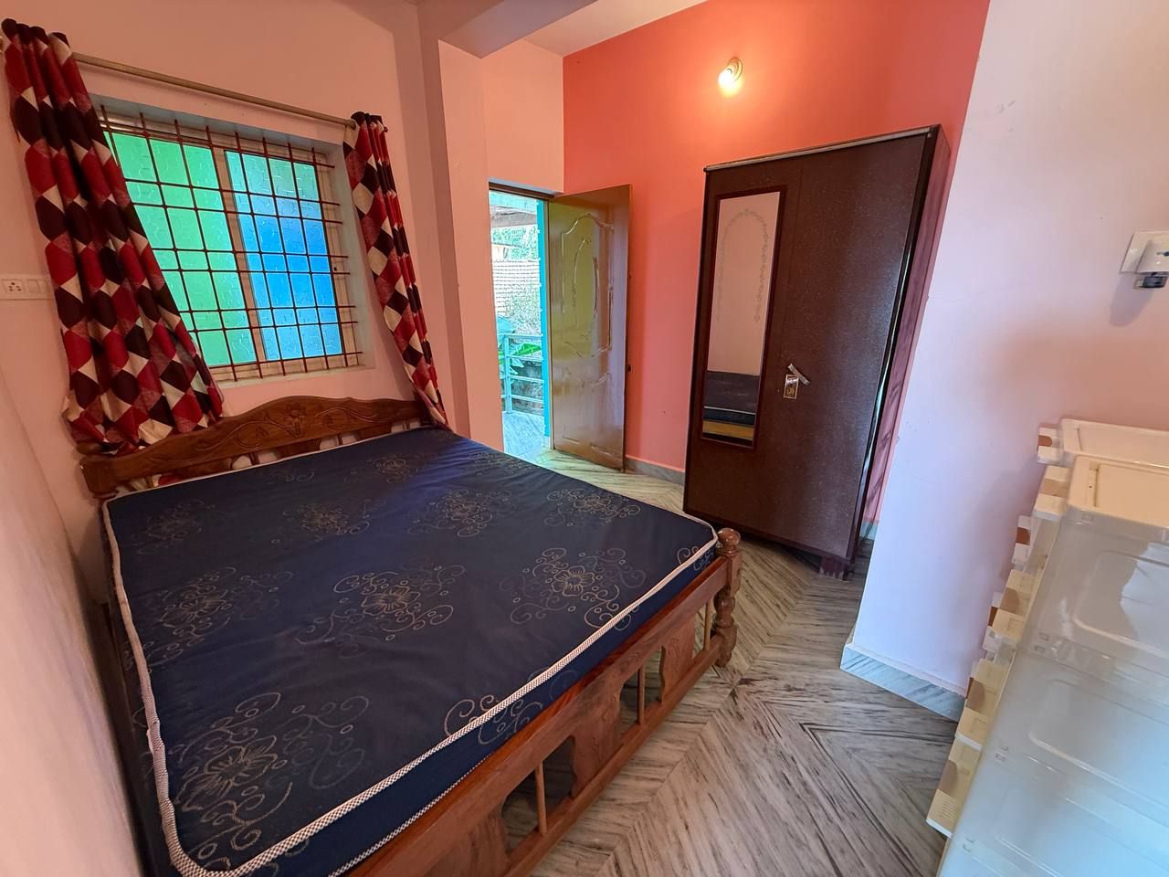 2 BHK, Нижний Мандрем — фото 4