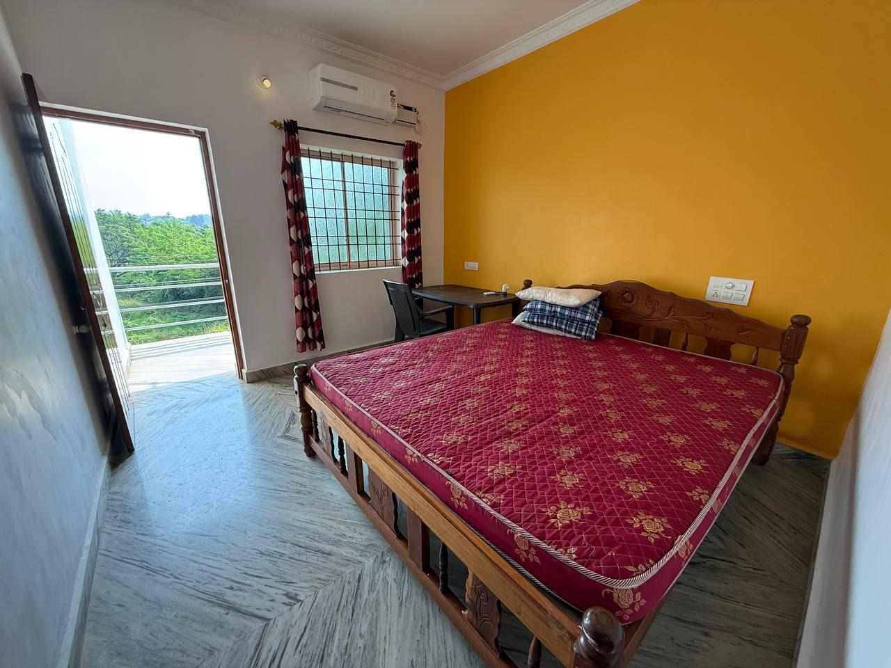 2 BHK, Нижний Мандрем — фото 5