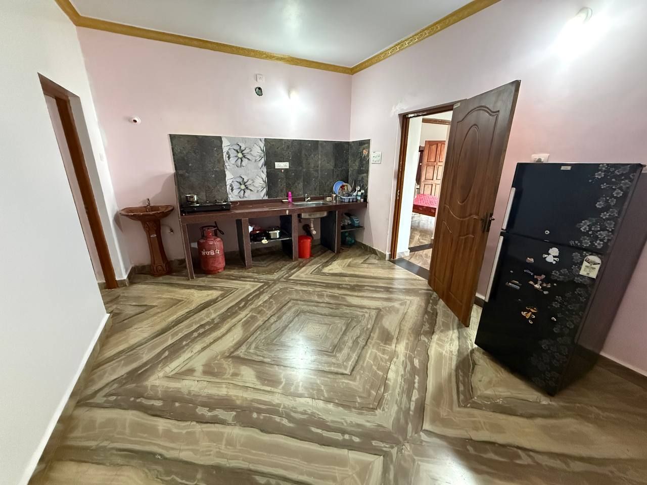 2 BHK, Нижний Мандрем — фото 4