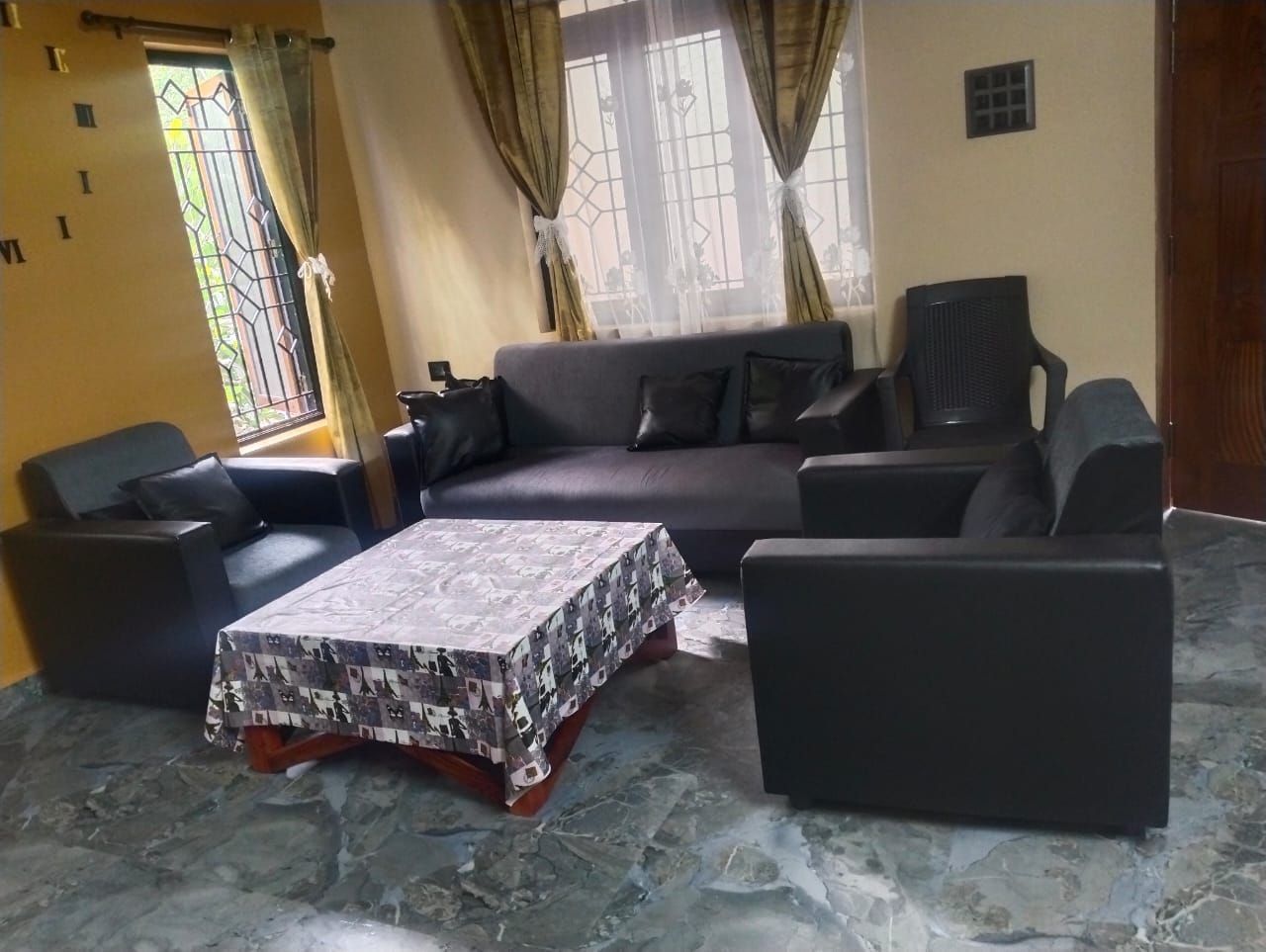 2 BHK, Нижний Мандрем — фото 2