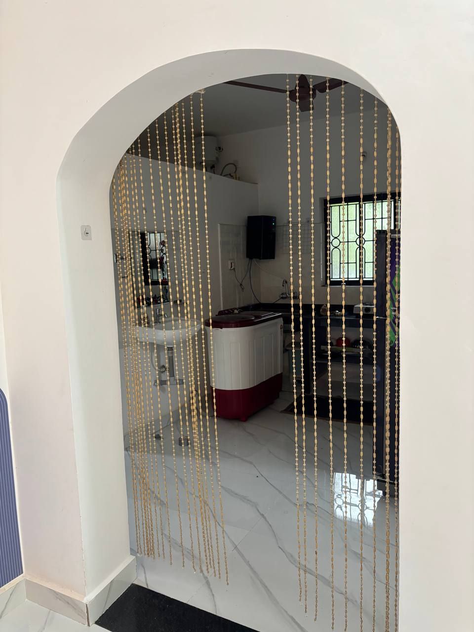 2 BHK, Ашвем — фото 2