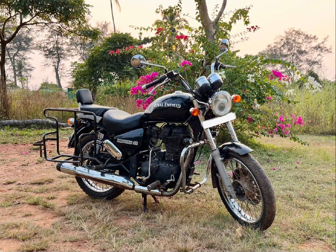 Royal Enfield Thunderbird 350 в Гоа