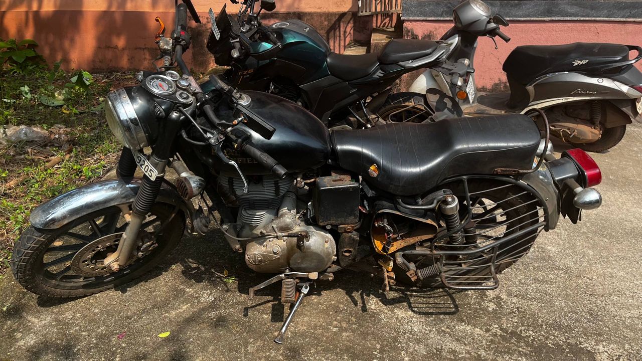 Royal Enfield Bullet Electra 350 в Гоа