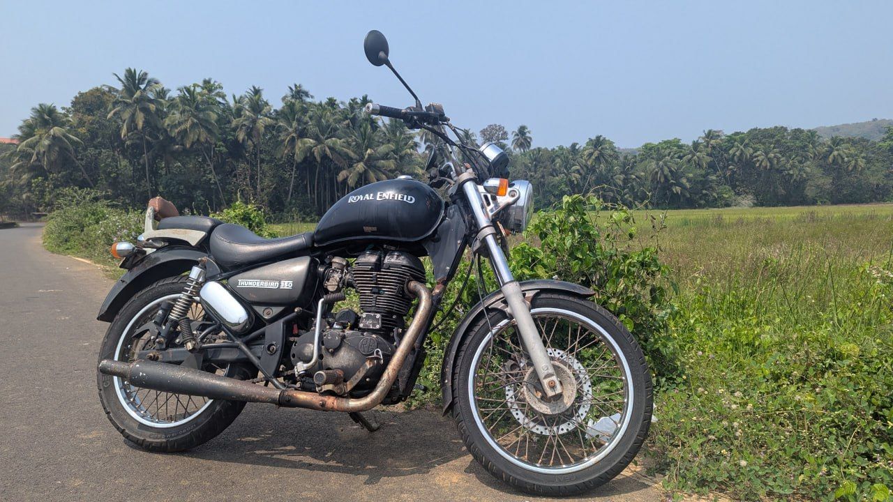 Royal Enfield Thunderbird 350 в Гоа