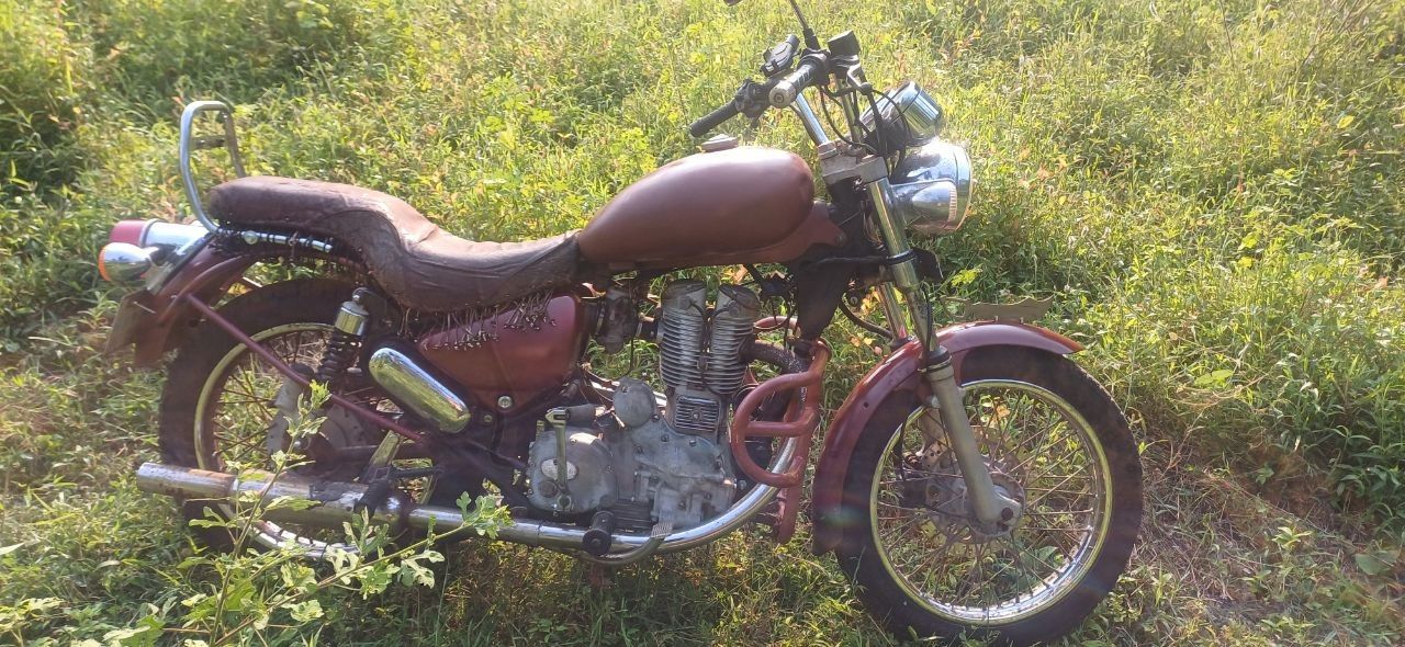 Royal Enfield Thunderbird 350 в Гоа