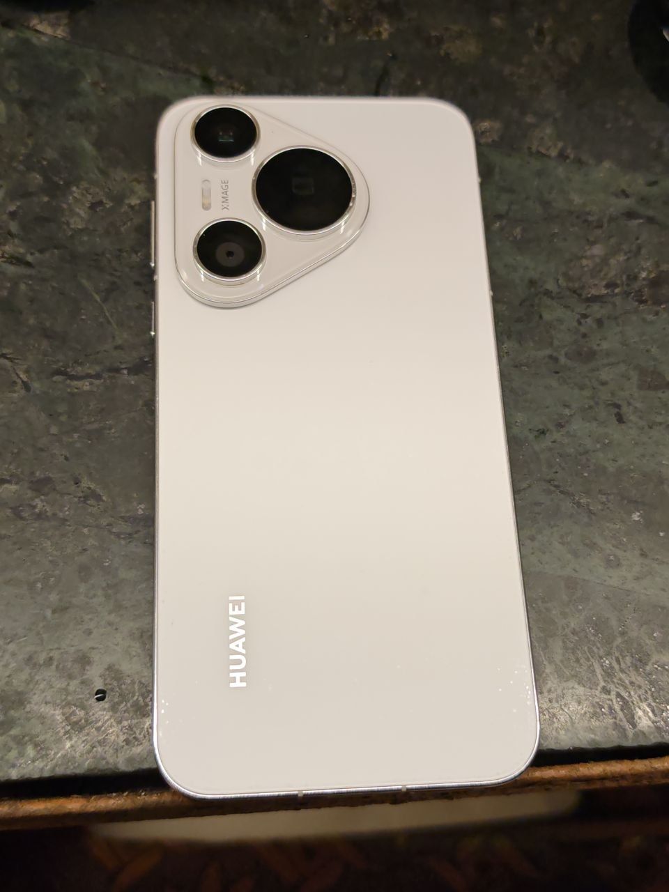 Смартфон Huawei Pura 70